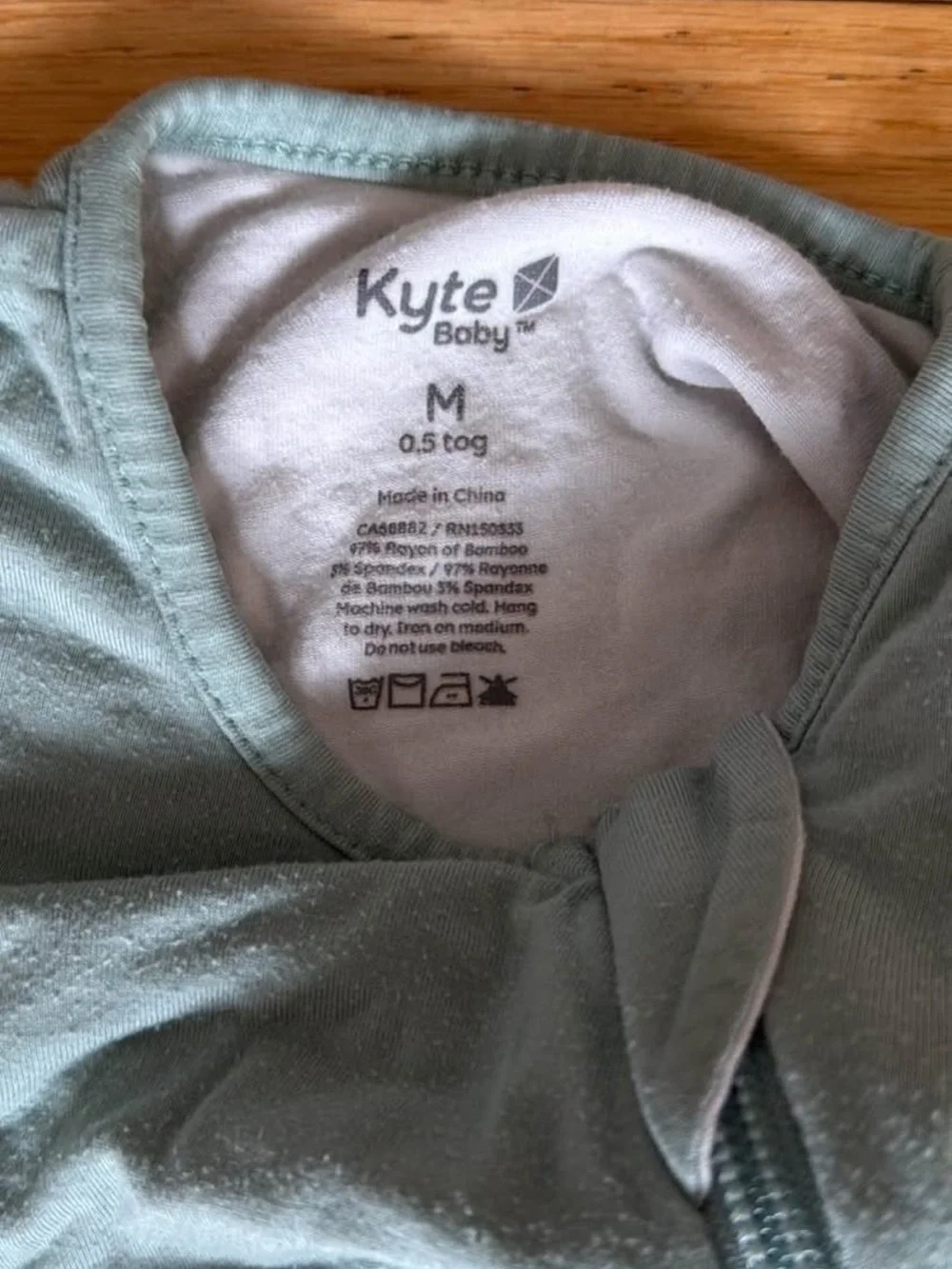 Set of 2 Kyte Baby Sleep Sacks - Sage Green / White Rainbow size medium 0.5 TOG